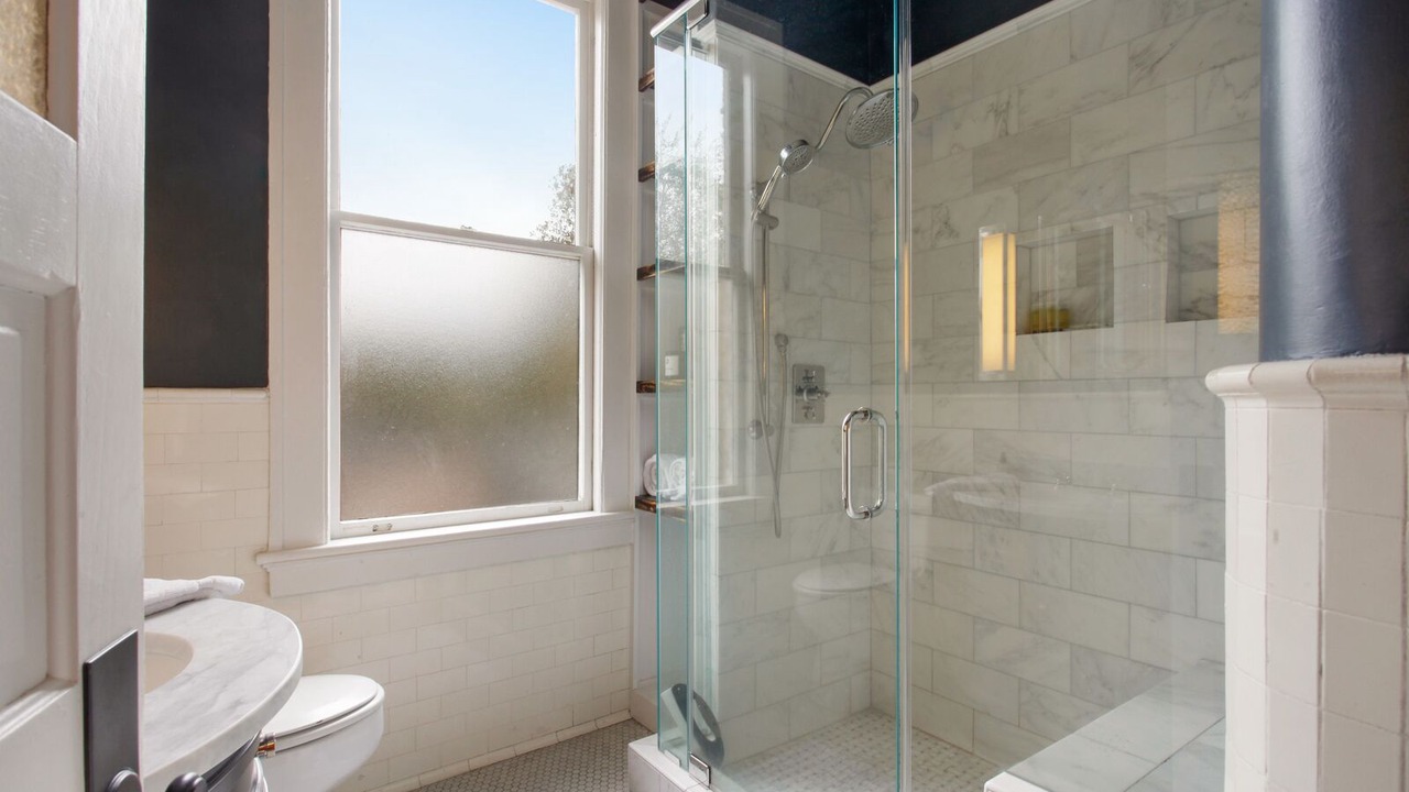 Photo of Bathroom in Dixon Park