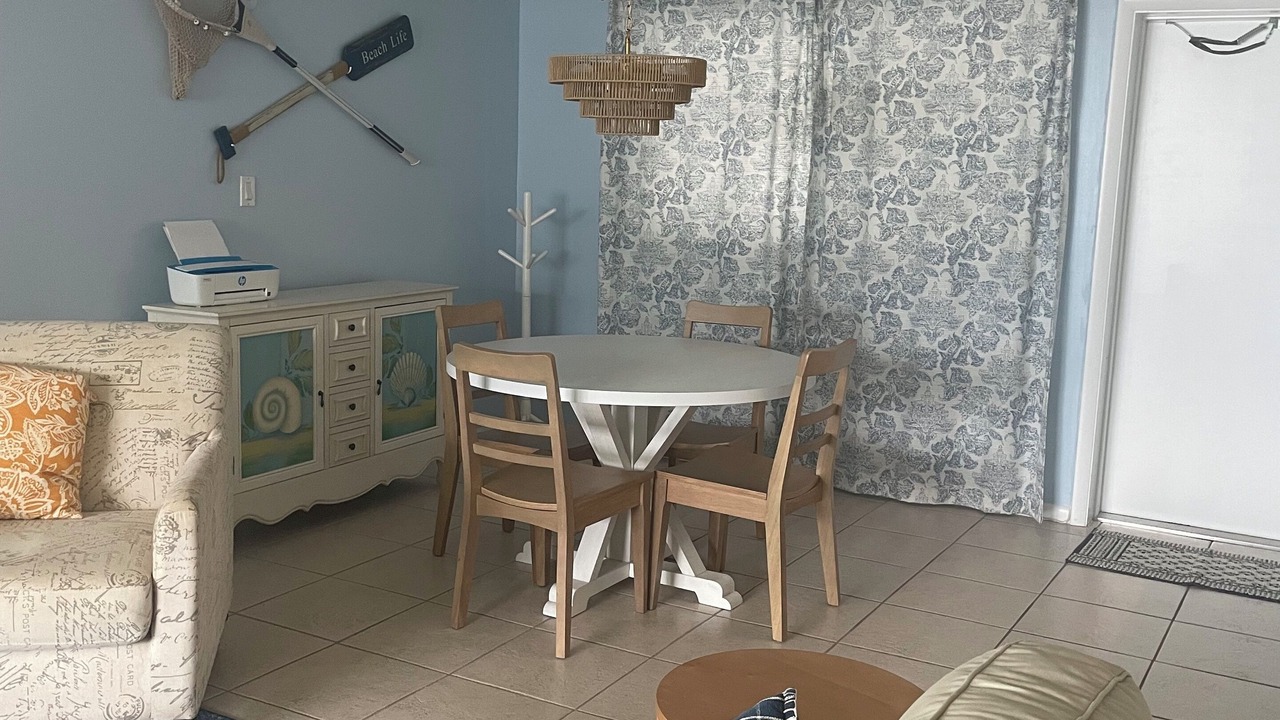 Photo of Livingroom in Central Beach