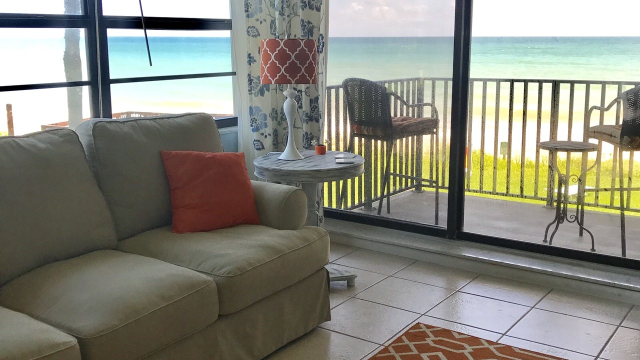 Photo of Livingroom in Central Beach