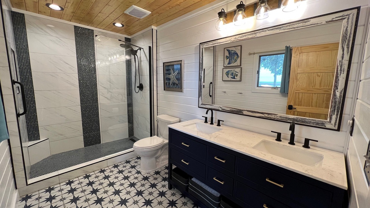 Photo of Bathroom in Midway