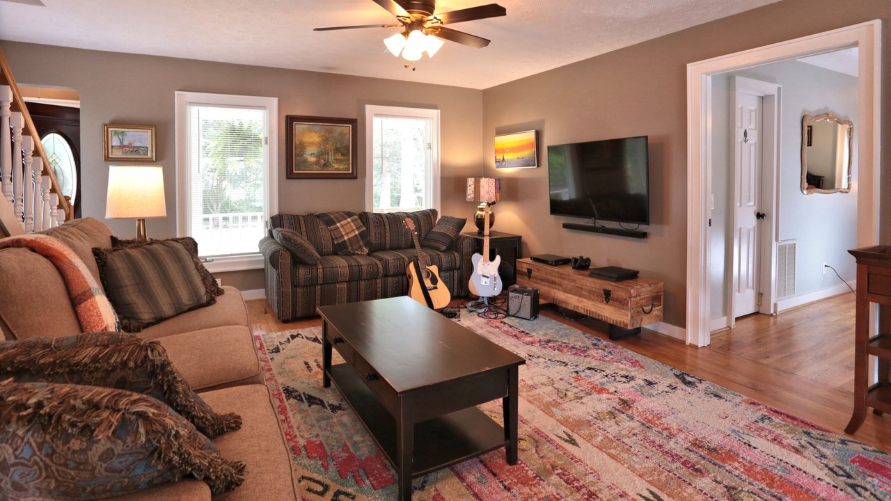 Photo of Livingroom in Townville