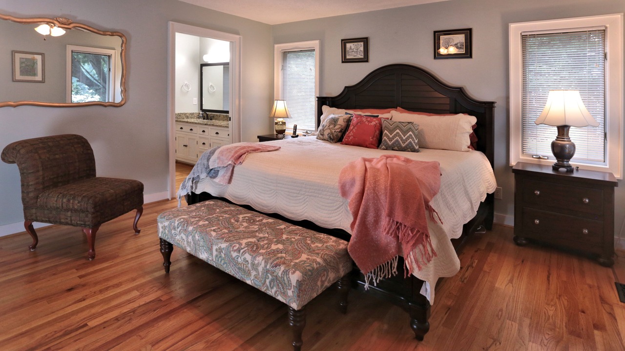 Photo of Bedroom in Townville