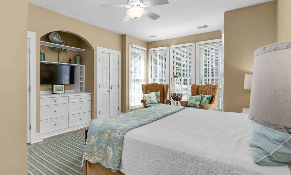 Photo of Bedroom in Melrose on the Beach