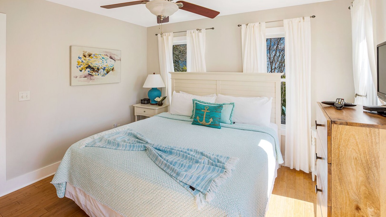 Photo of Bedroom in Tybee Island