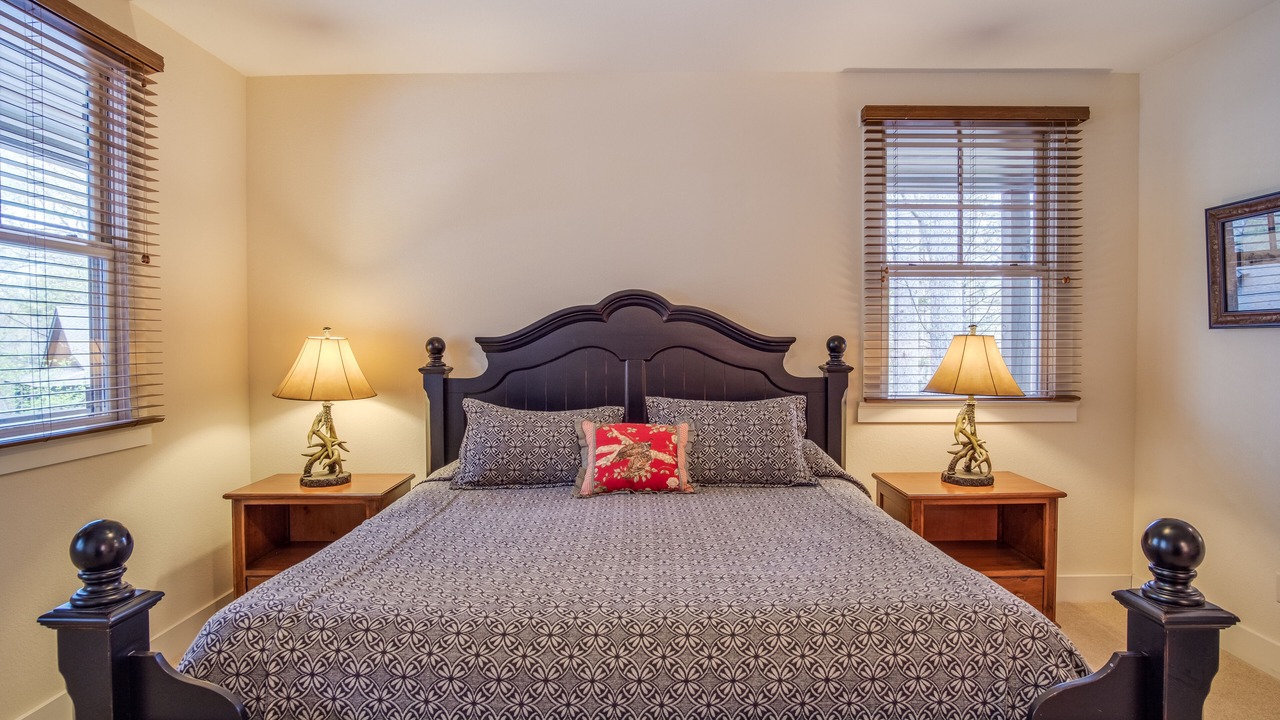Photo of Bedroom in Bear Lake Reserve