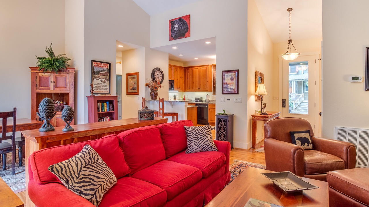 Photo of Livingroom in Bear Lake Reserve