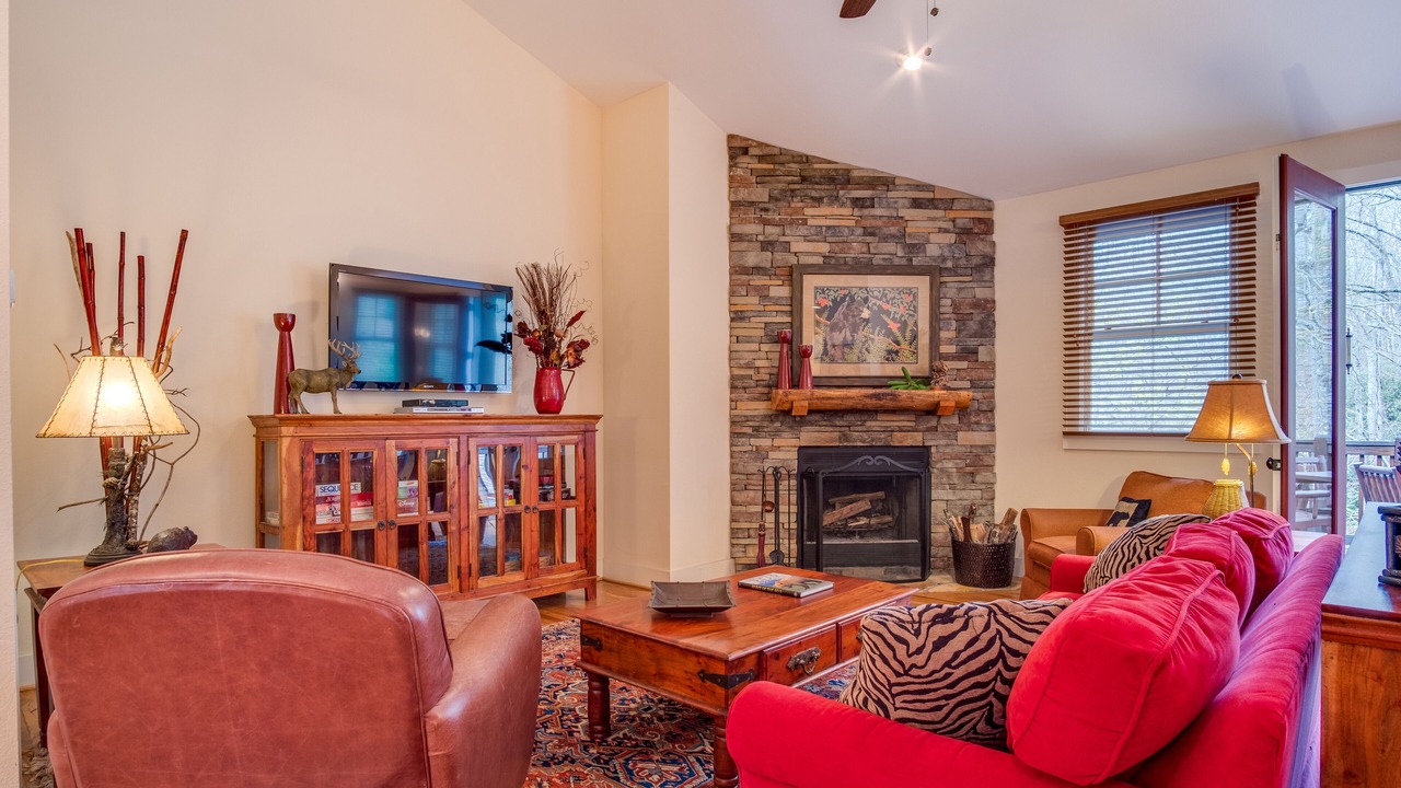 Photo of Livingroom in Bear Lake Reserve