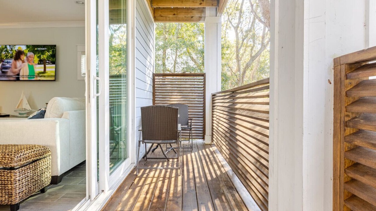 Photo of Patio Balcony in Folly Field