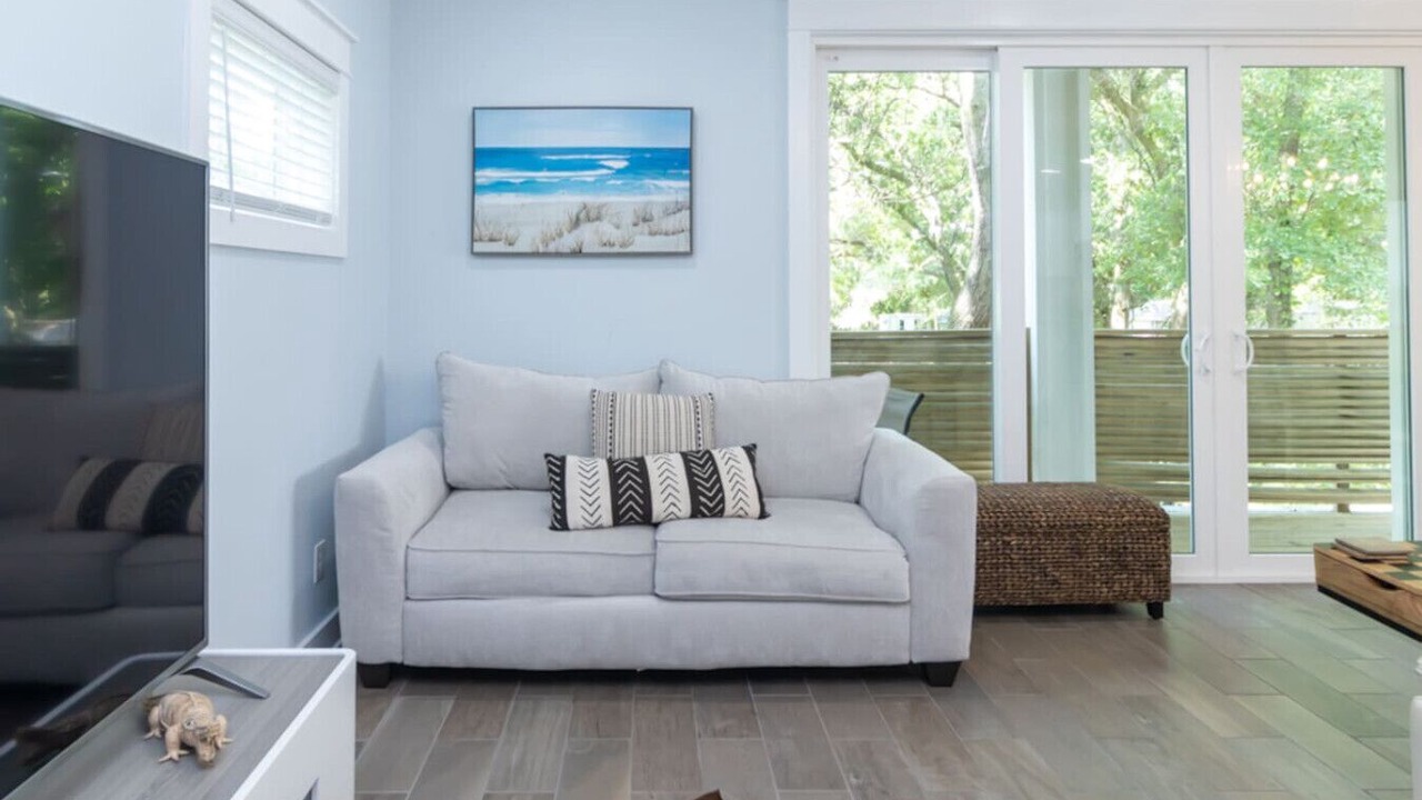 Photo of Livingroom in Folly Field