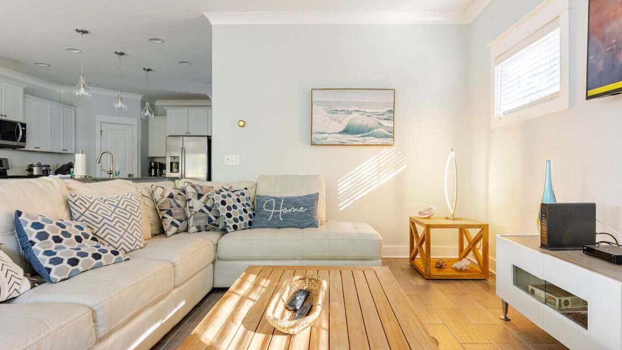 Photo of Livingroom in Folly Field