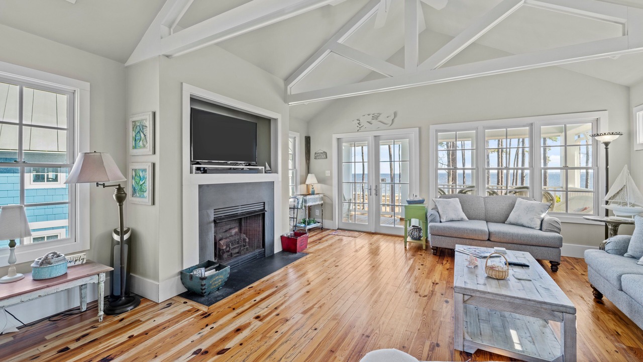Photo of Livingroom in Minnesott Beach