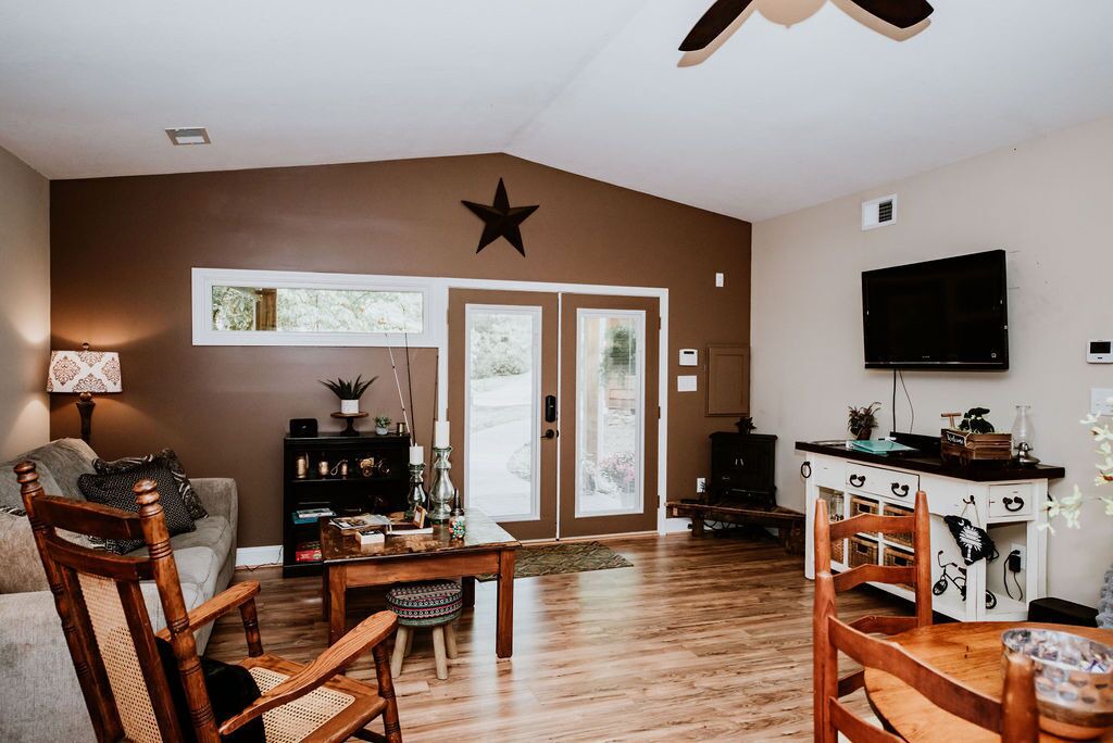 Photo of Livingroom in Mountain Rest