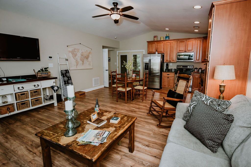 Photo of Livingroom in Mountain Rest