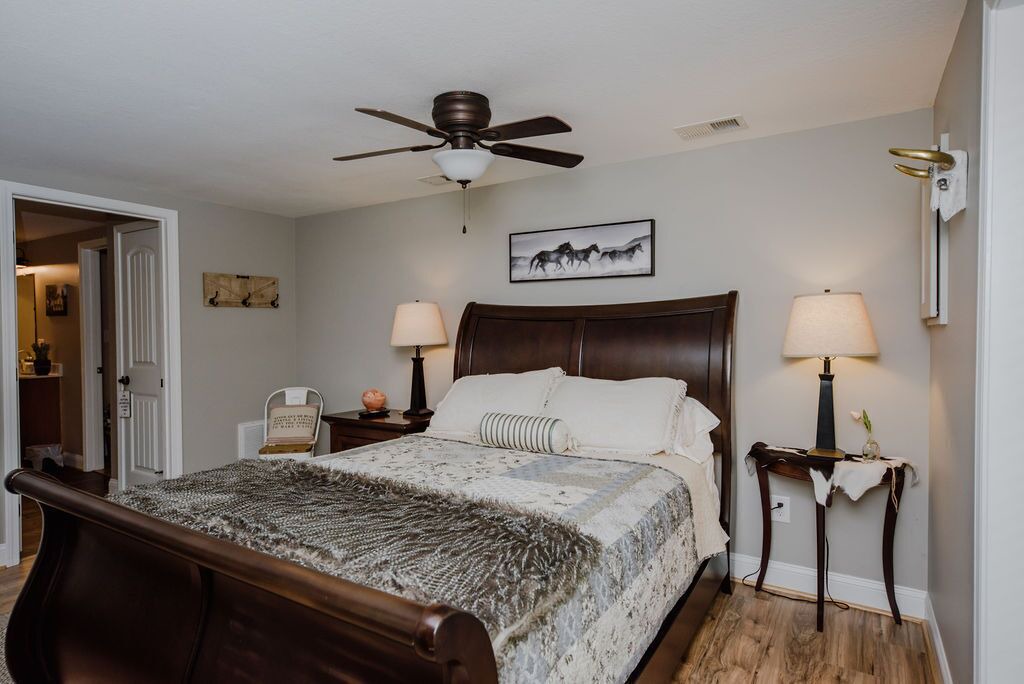 Photo of Bedroom in Mountain Rest