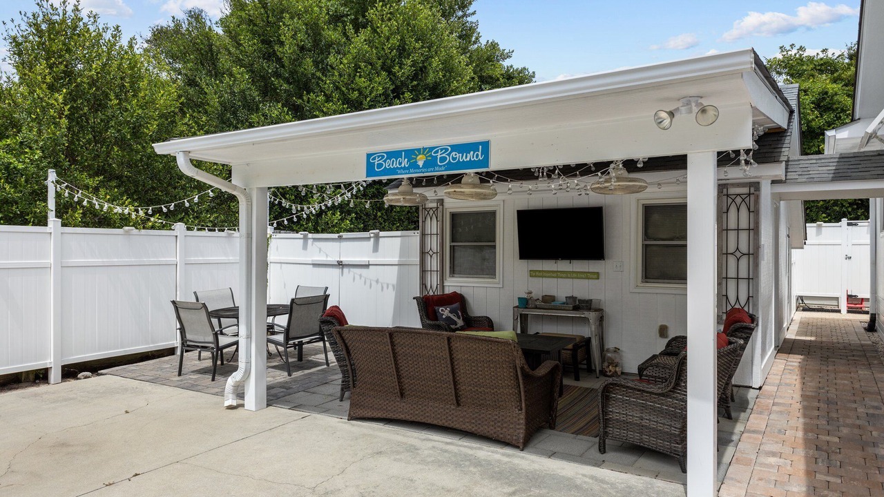 Photo of Patio Balcony in Emerald Isle