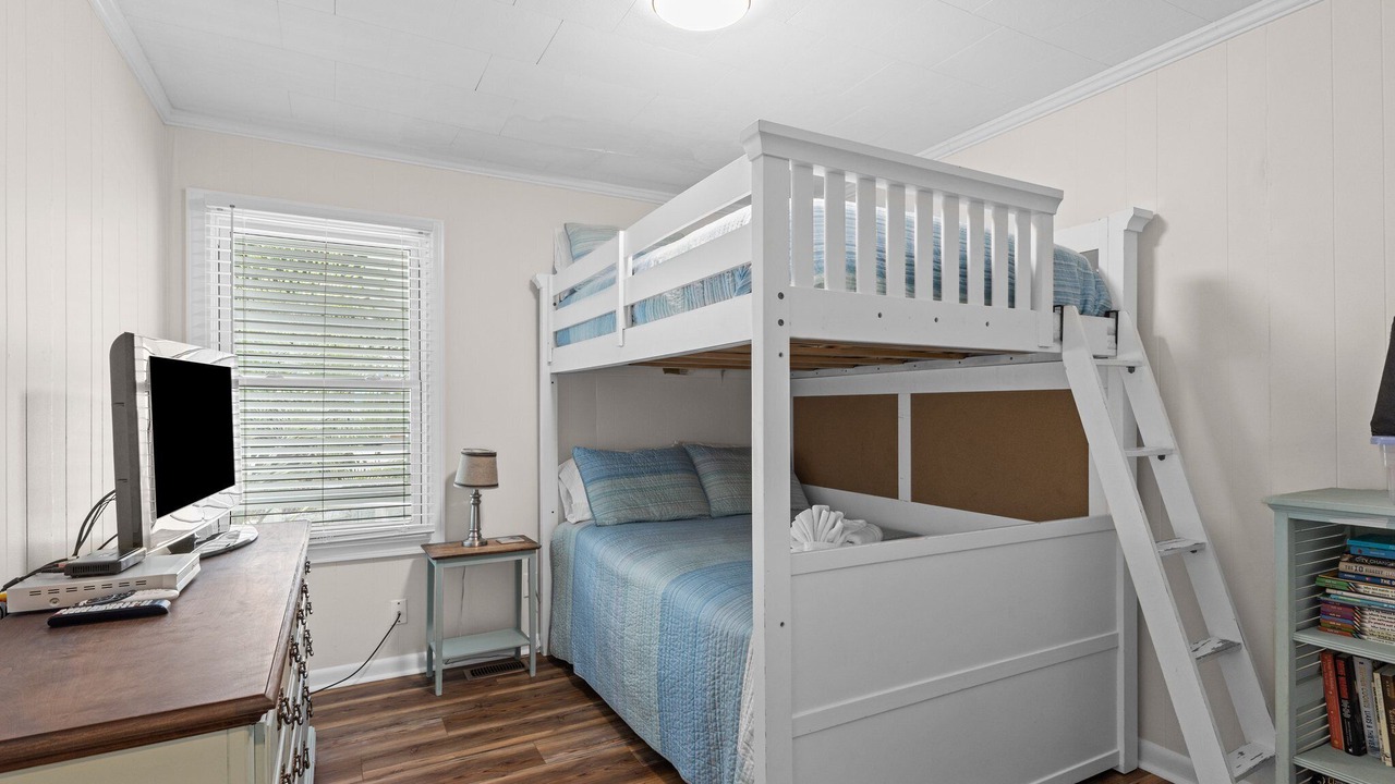 Photo of Bedroom in Emerald Isle