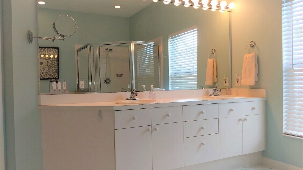 Photo of Bathroom in Falcons Glen