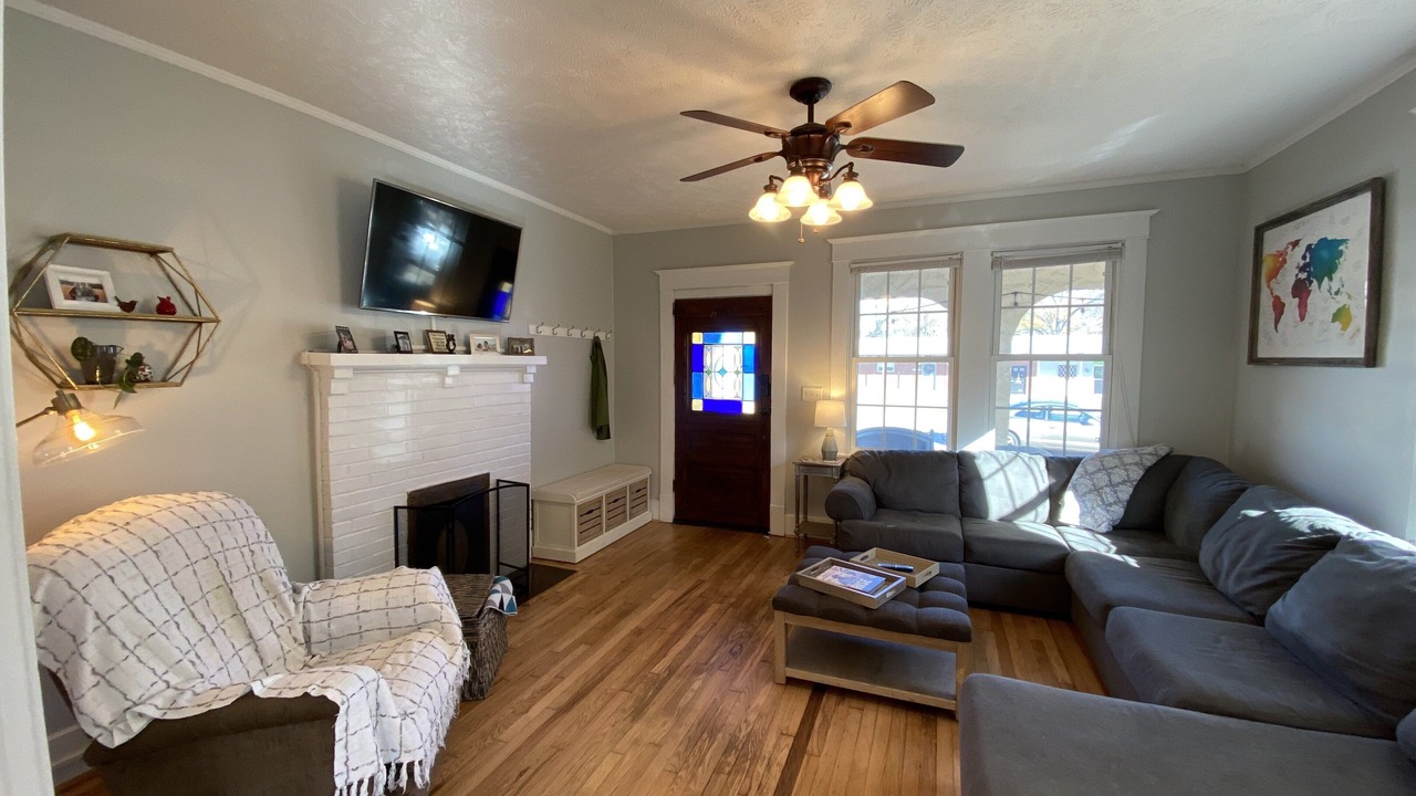 Photo of Livingroom in Midtown