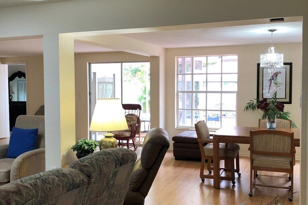 Photo of Livingroom in Central Beach