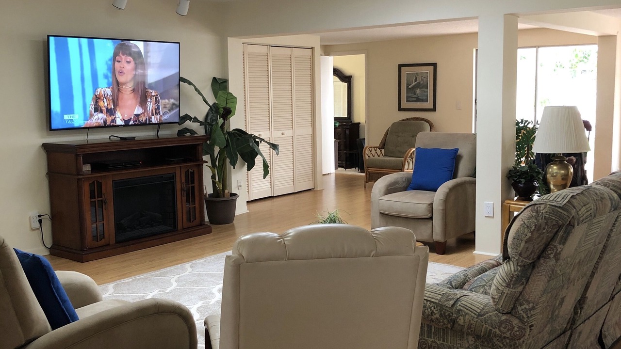 Photo of Livingroom in Central Beach