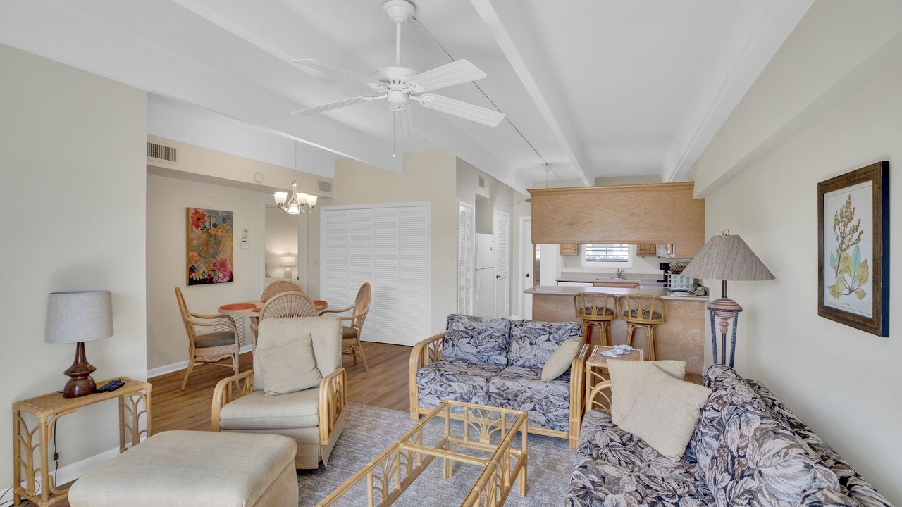 Photo of Livingroom in Central Beach