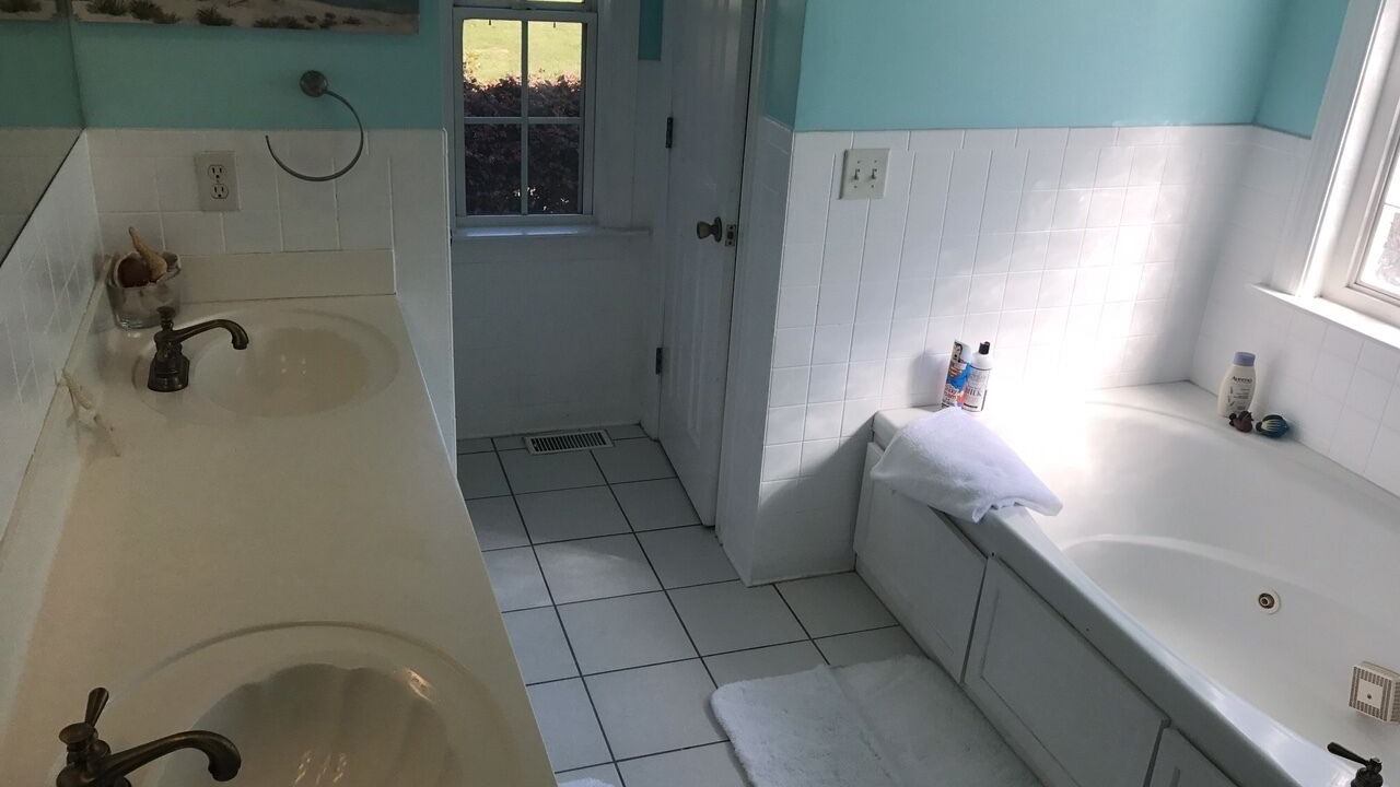 Photo of Bathroom in Dale