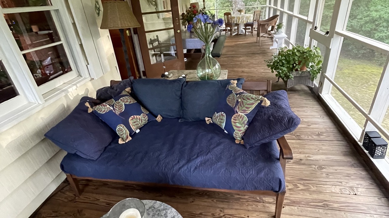 Photo of Livingroom in Cleveland