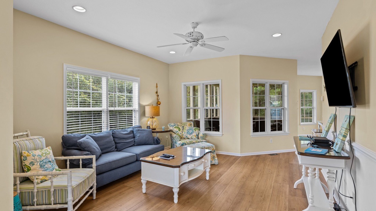 Photo of Livingroom in Emerald Isle