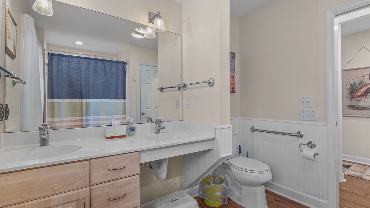 Photo of Bathroom in Emerald Isle
