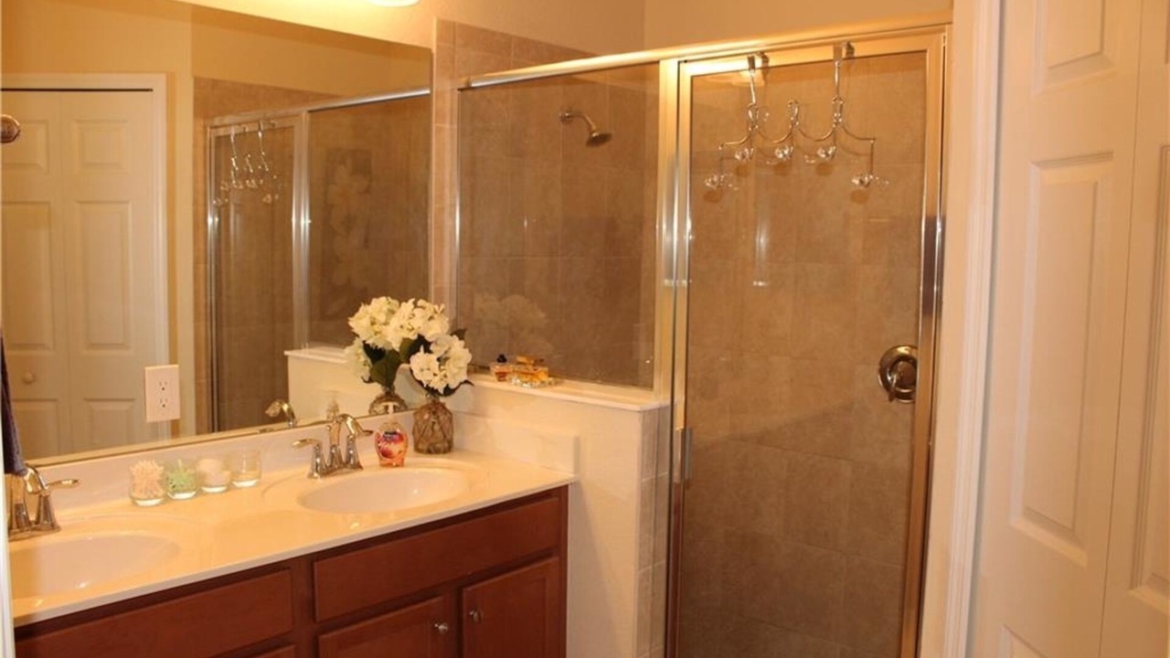 Photo of Bathroom in Naples