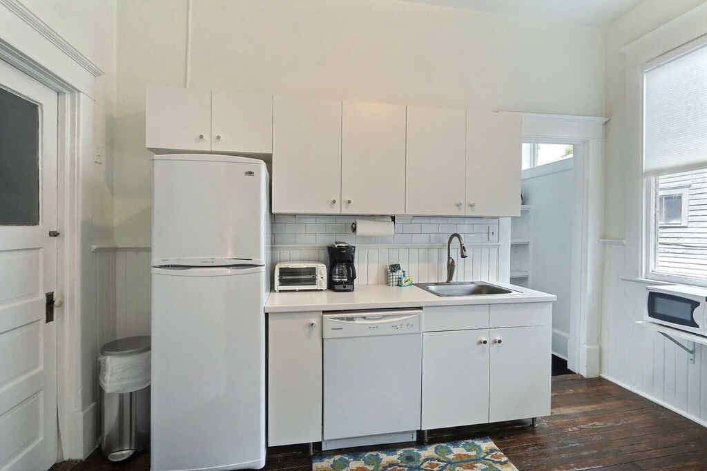 Photo of Kitchen in Savannah Victorian District