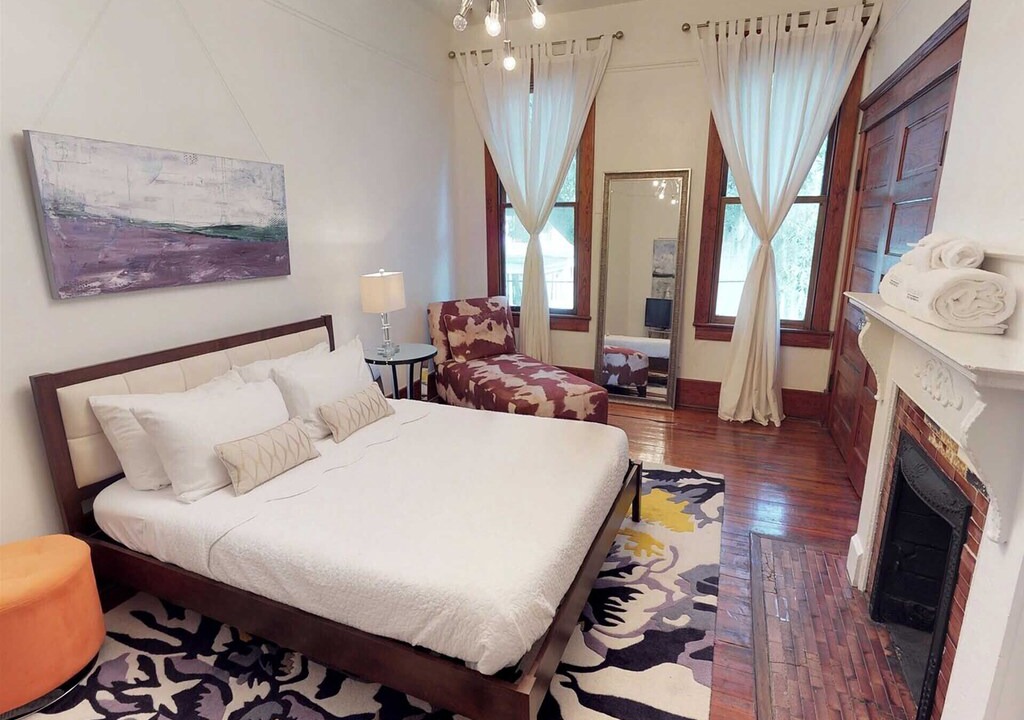 Photo of Bedroom in Savannah Victorian District
