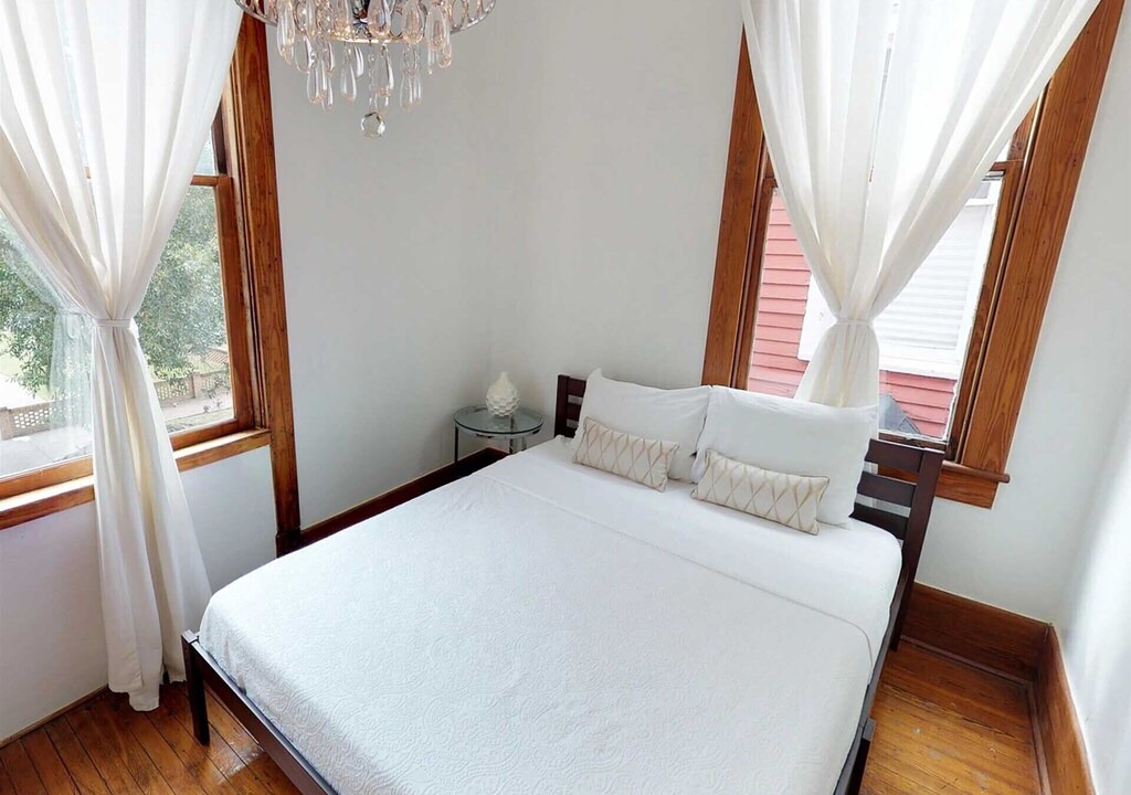Photo of Bedroom in Savannah Victorian District