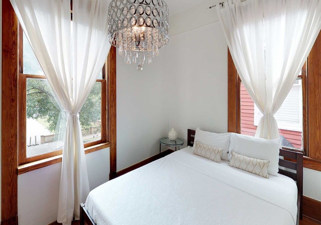 Photo of Bedroom in Savannah Victorian District