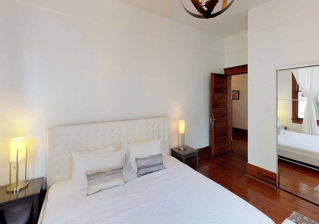 Photo of Bedroom in Savannah Victorian District
