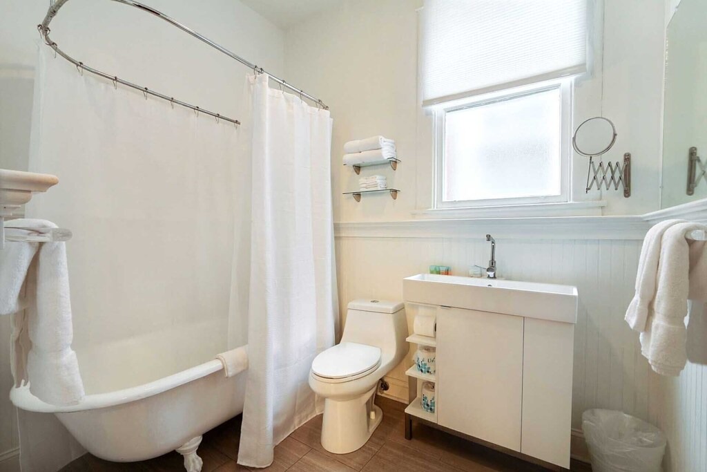 Photo of Bathroom in Savannah Victorian District