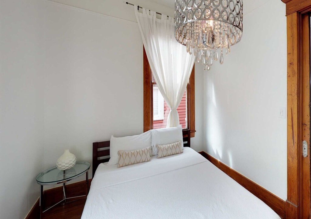 Photo of Bedroom in Savannah Victorian District