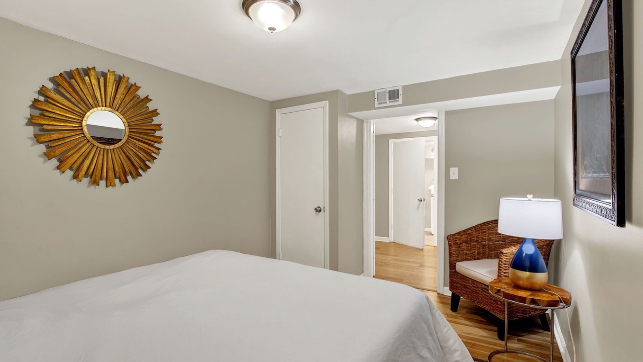 Photo of Bedroom in Historic District - North