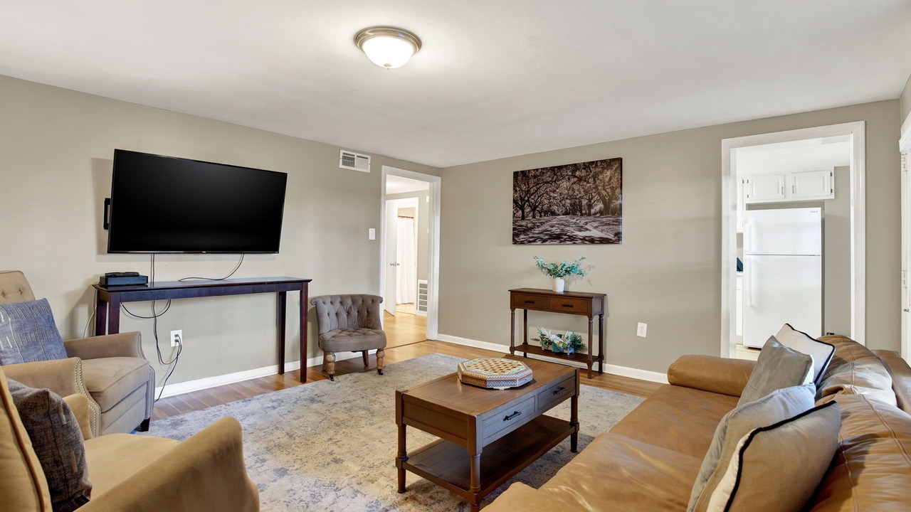 Photo of Livingroom in Historic District - North