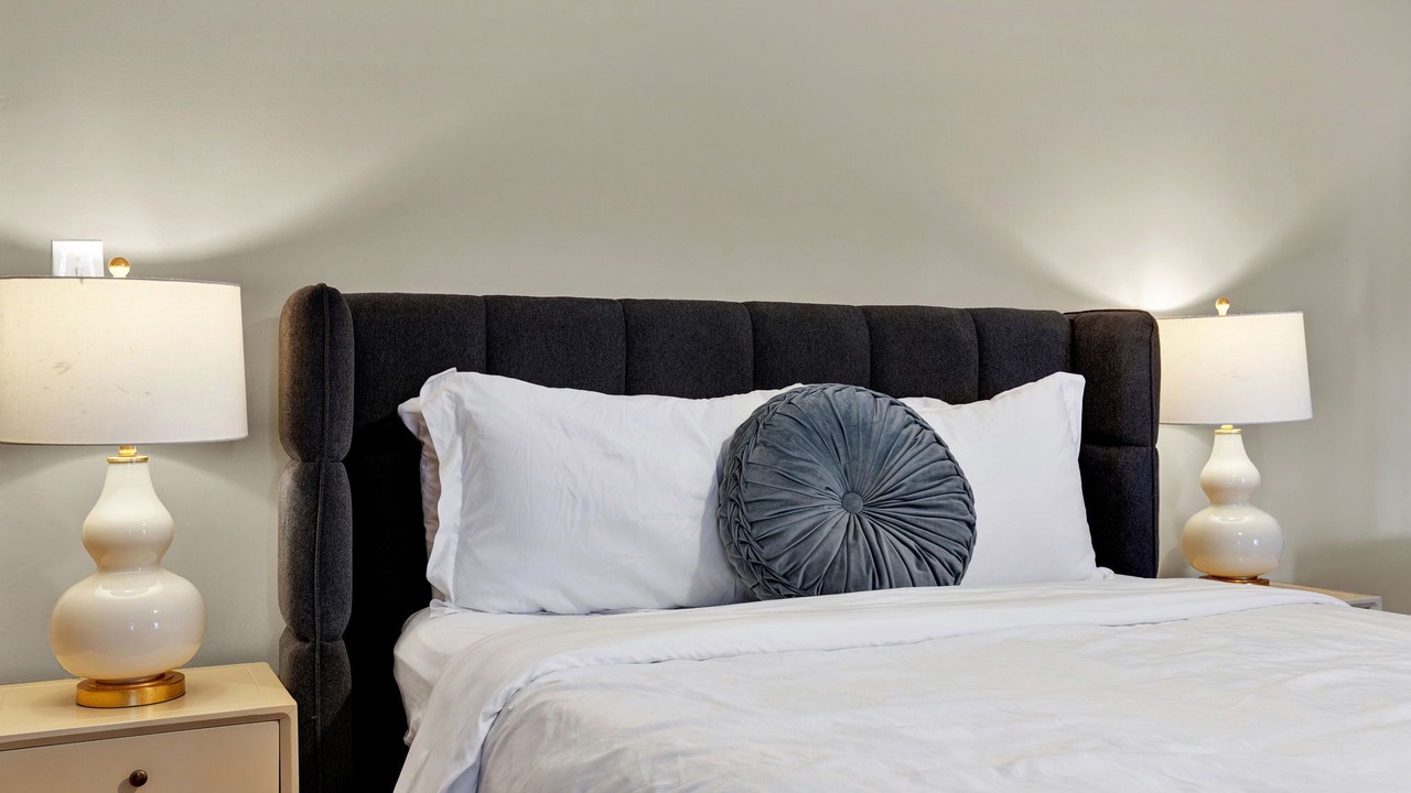 Photo of Bedroom in Historic District - North