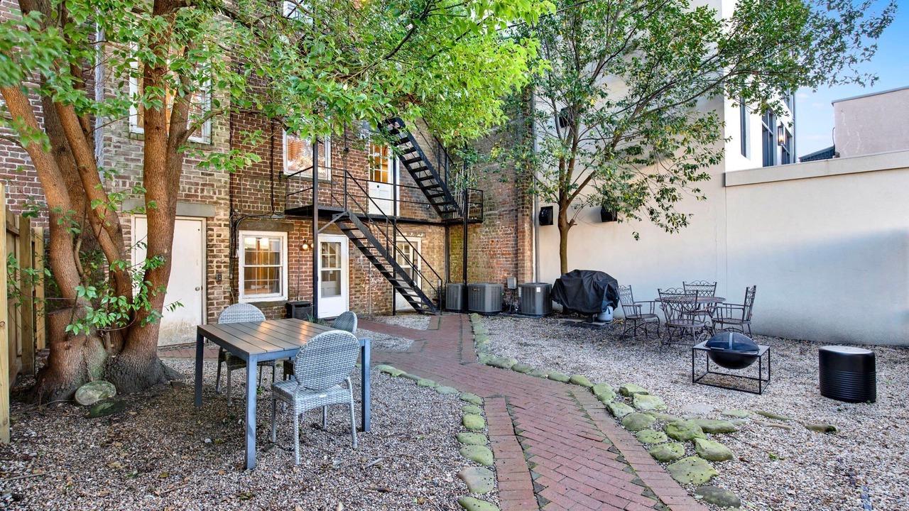 Photo of Outdoor in Historic District - North