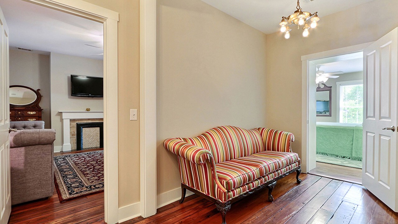 Photo of Livingroom in Savannah Victorian District