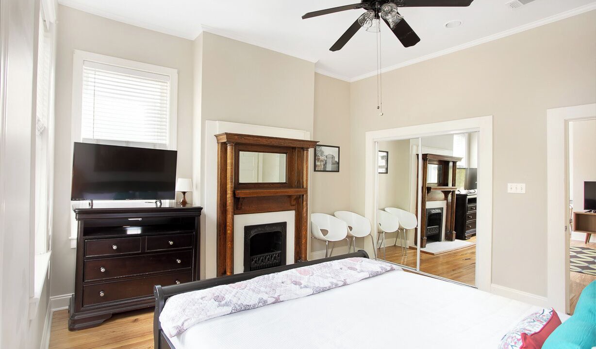 Photo of Livingroom in Historic District - North