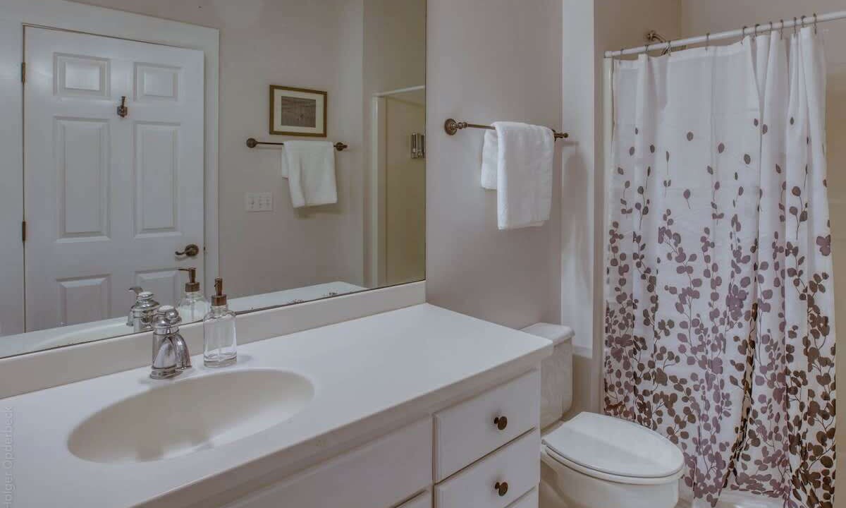 Photo of Bathroom in Melrose on the Beach
