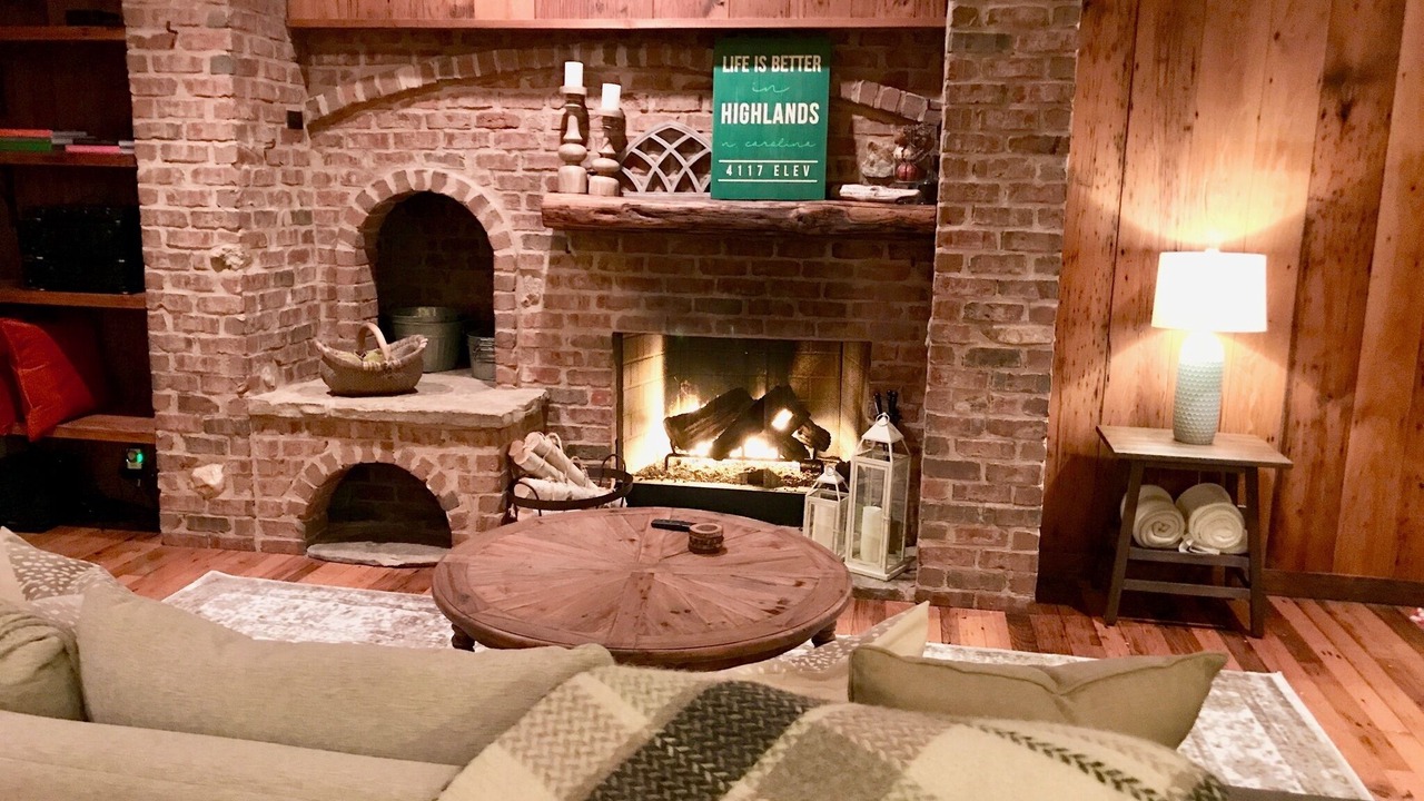 Photo of Livingroom in Cashiers