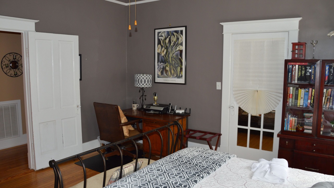 Photo of Bedroom in Midtown