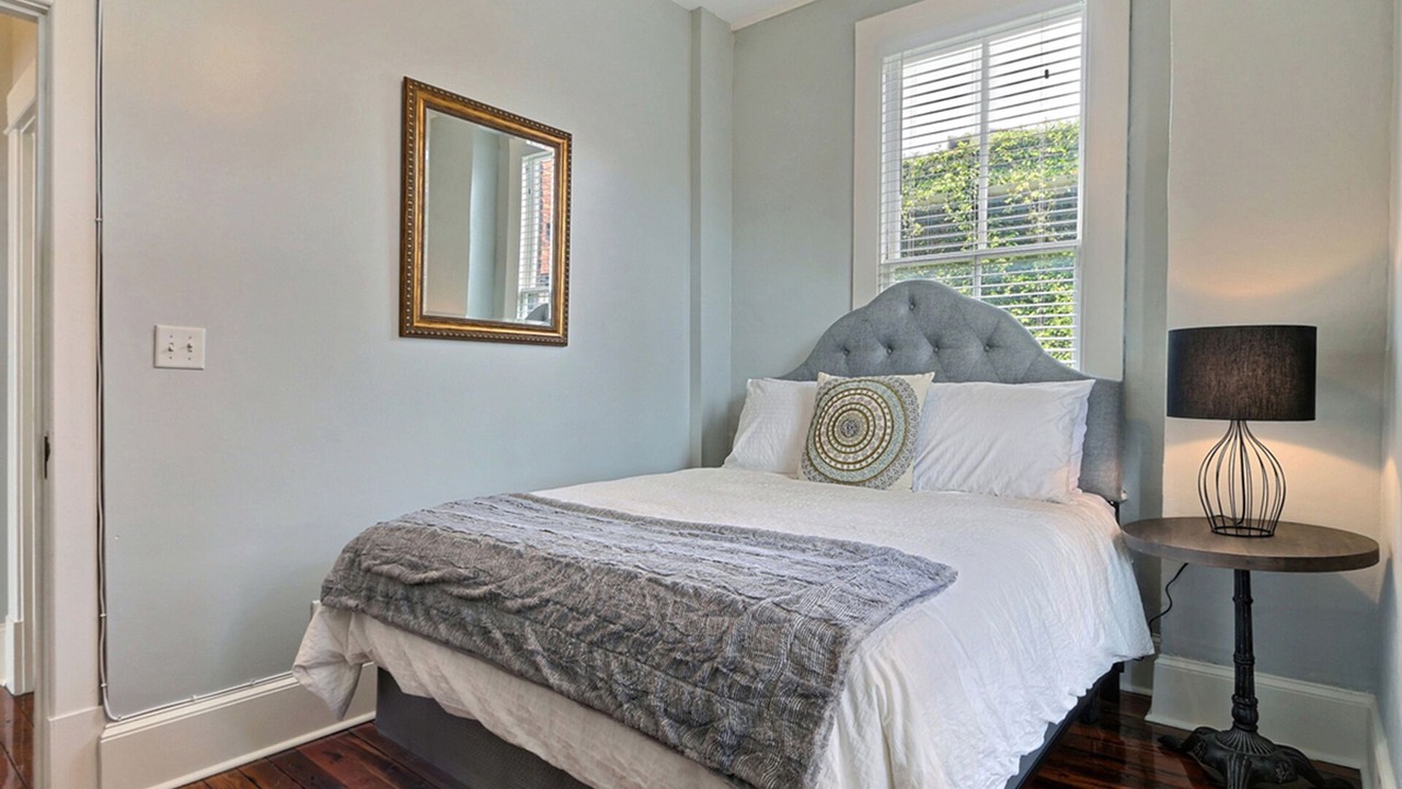 Photo of Bedroom in Historic District - North