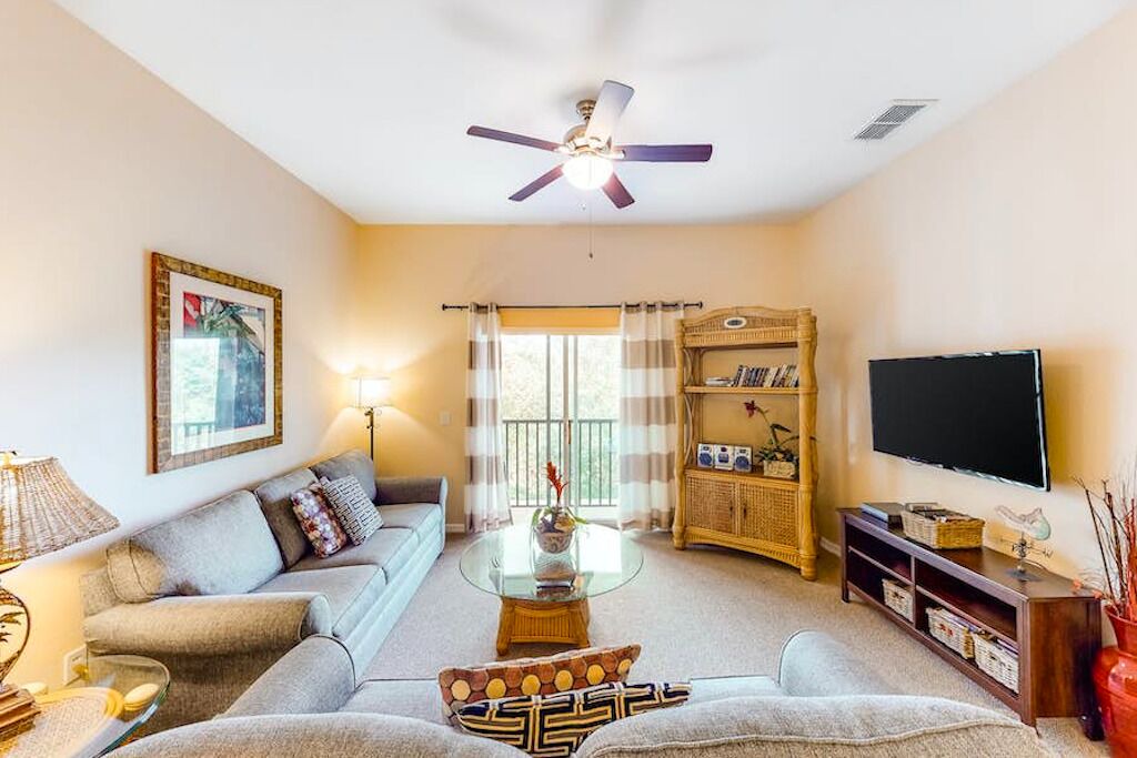 Photo of Livingroom in Hillcrest Estates