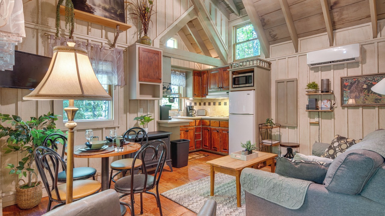 Photo of Livingroom in Cleveland