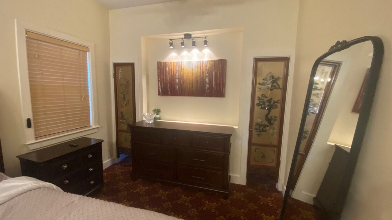 Photo of Bedroom in Beach Institute